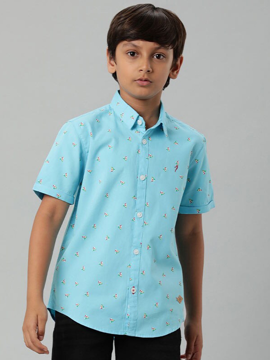 

Indian Terrain Boys Geometric Printed Pure Cotton Casual Shirt, Blue