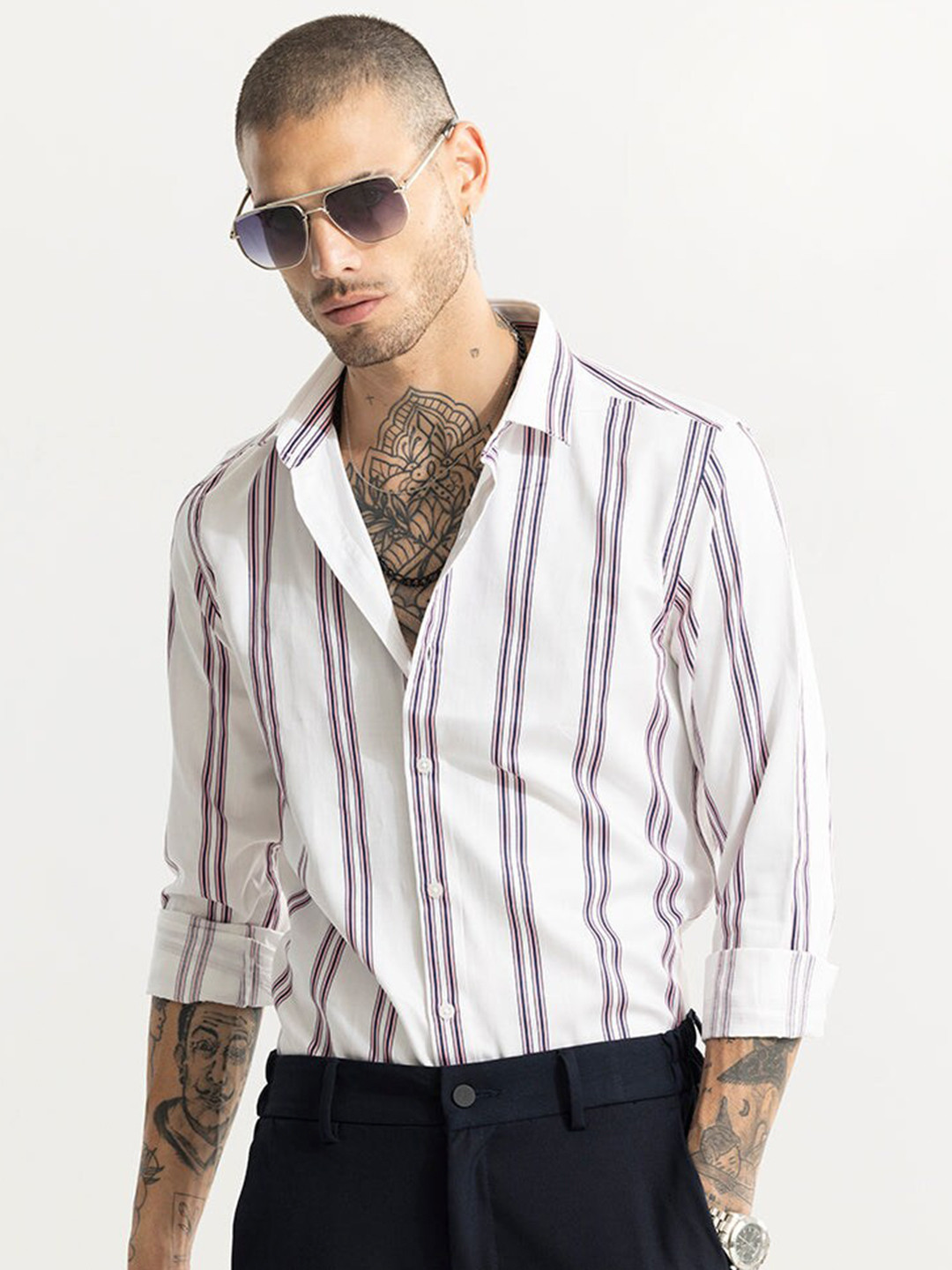 

Snitch White Classic Slim Fit Vertical Striped Cotton Casual Shirt