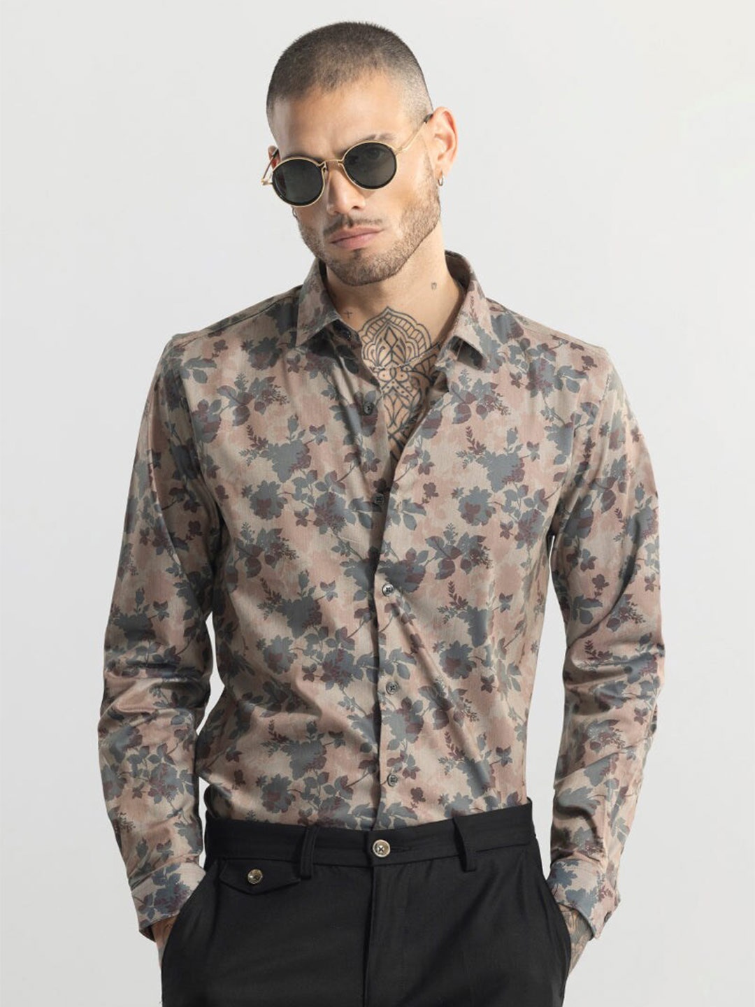 

Snitch Brown Classic Slim Fit Floral Printed Cotton Casual Shirt