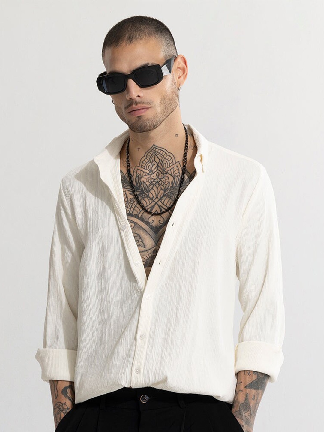 

Snitch Cream-Coloured Classic Self Design Slim Fit Casual Shirt