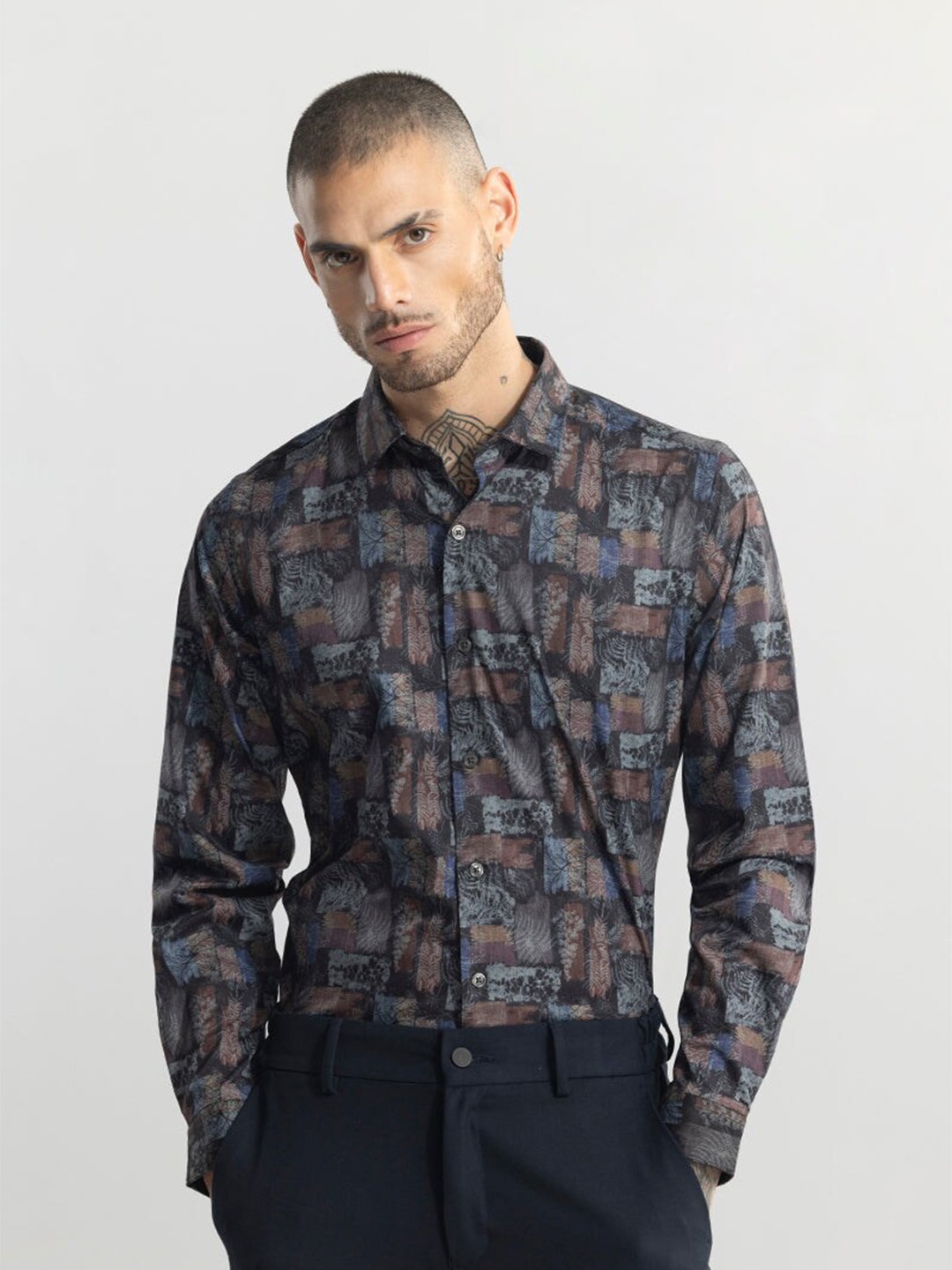 

Snitch Black Classic Slim Fit Printed Cotton Casual Shirt