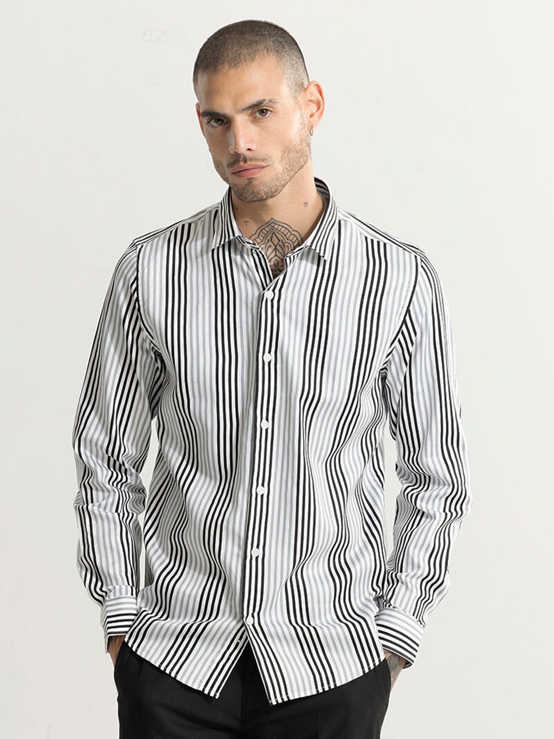 

Snitch White & Black Classic Slim Fit Striped Cotton Casual Shirt