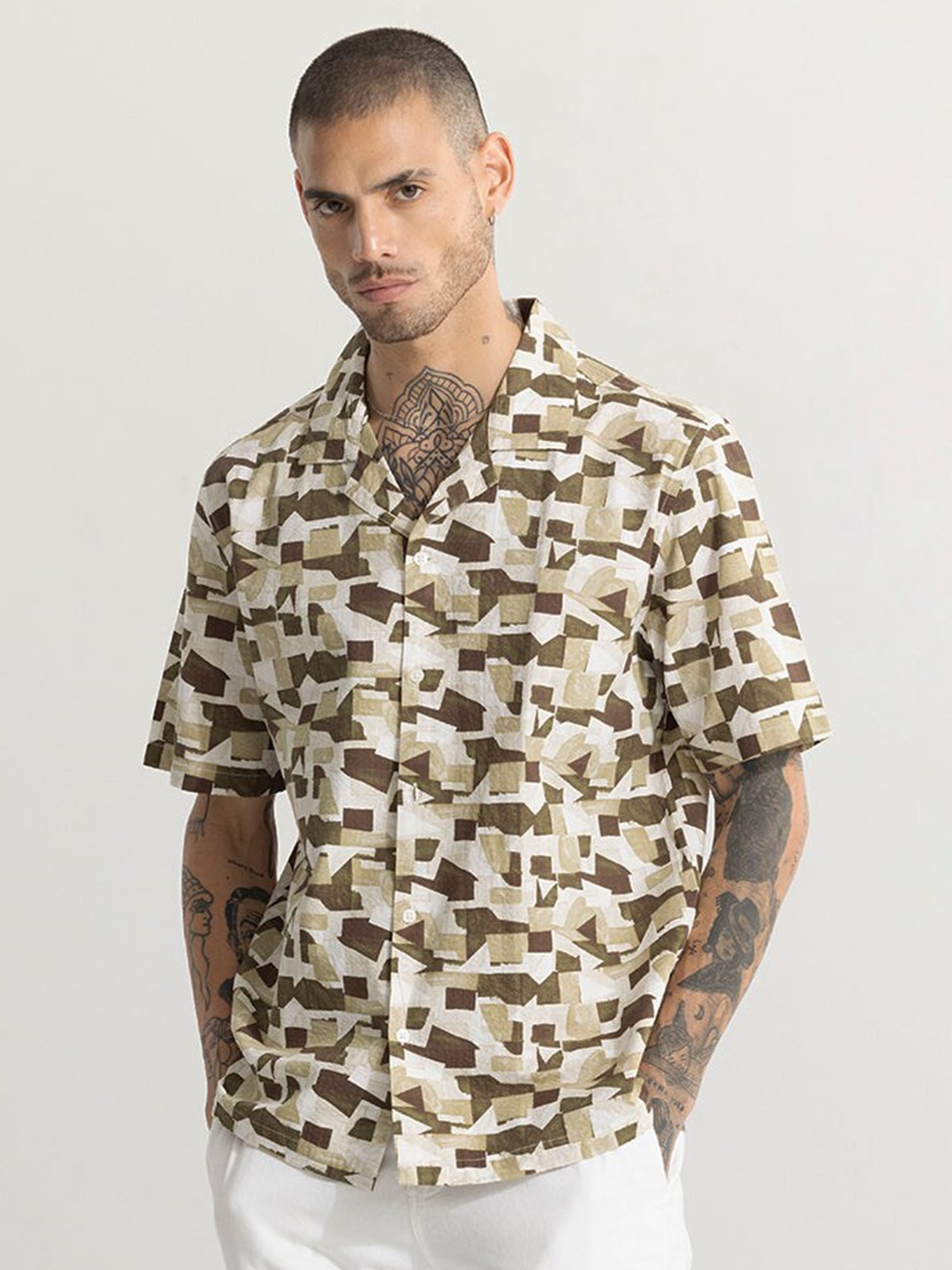 

Snitch Brown Classic Boxy Geometric Printed Cotton Casual Shirt