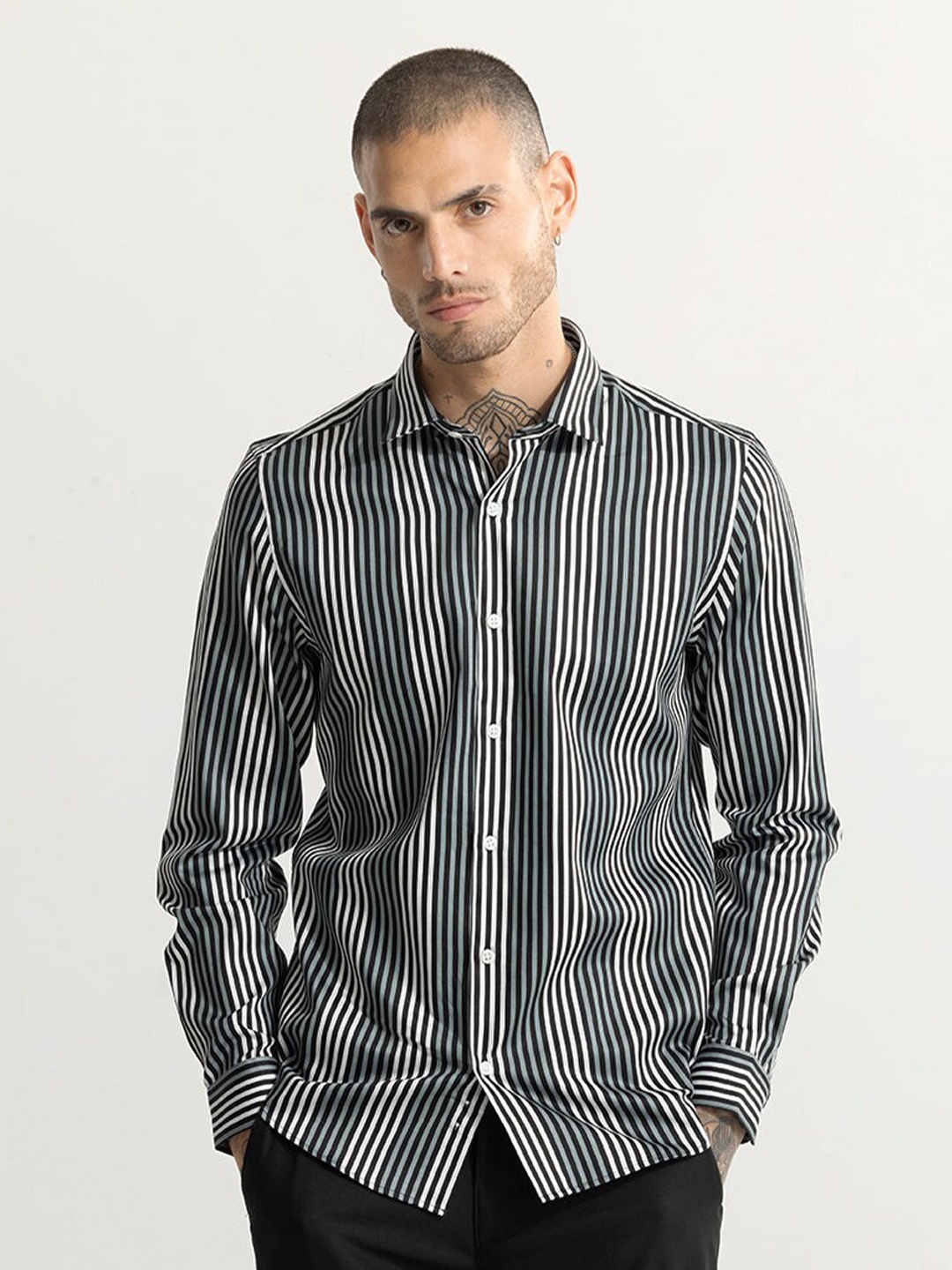 

Snitch Black Classic Slim Fit Striped Cotton Casual Shirt