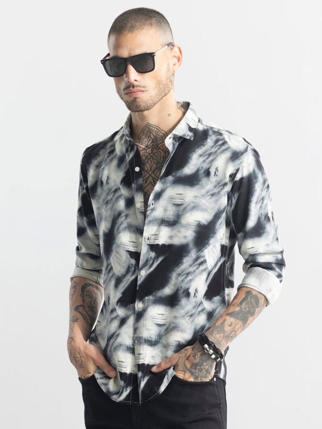 

Snitch Black Classic Slim Fit Printed Casual Shirt