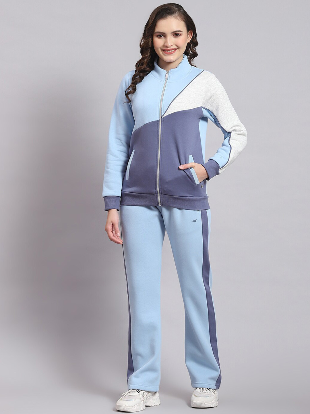 

Monte Carlo Colourblocked Mid-Rise Sweatshirt With Track Pants, Blue