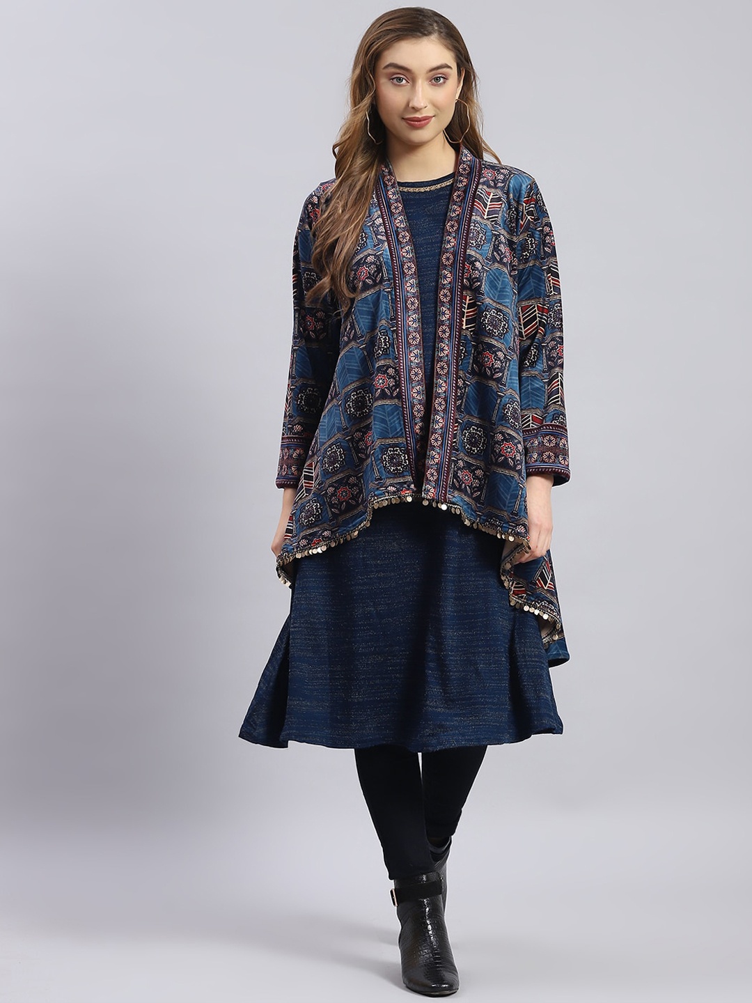 

Monte Carlo Round Neck A-Line Kurta With Shrug, Blue