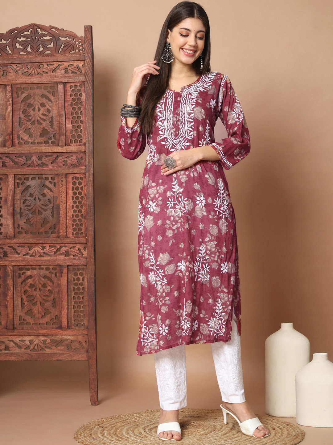 

Ethnava Floral Printed Cotton Lucknowi Chikankari Straight Kurta, Maroon