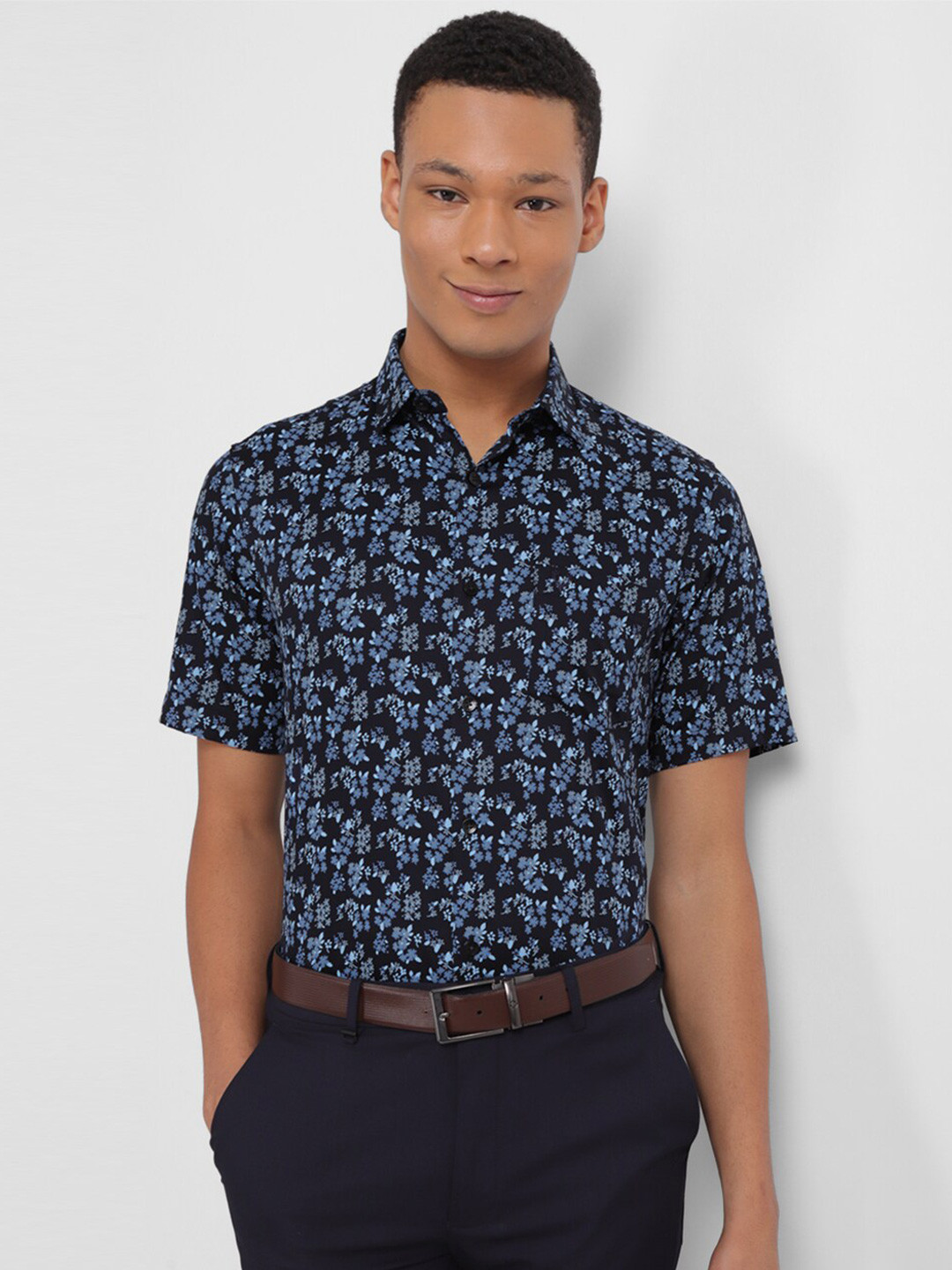 

Allen Solly Slim Fit Floral Printed Pure Cotton Formal Shirt, Black