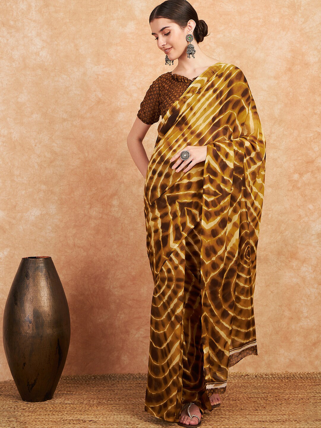 

Dori Tie and Dye Pure Georgette Saree, Cream