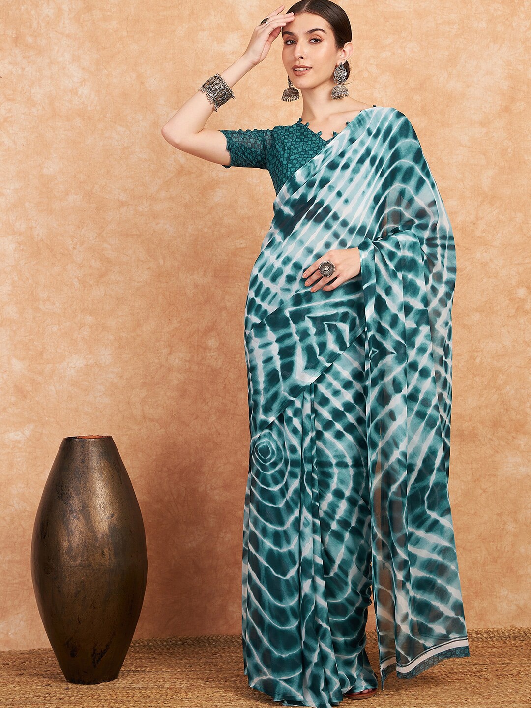 

Dori Tie And Dye Pure Georgette Saree, Green