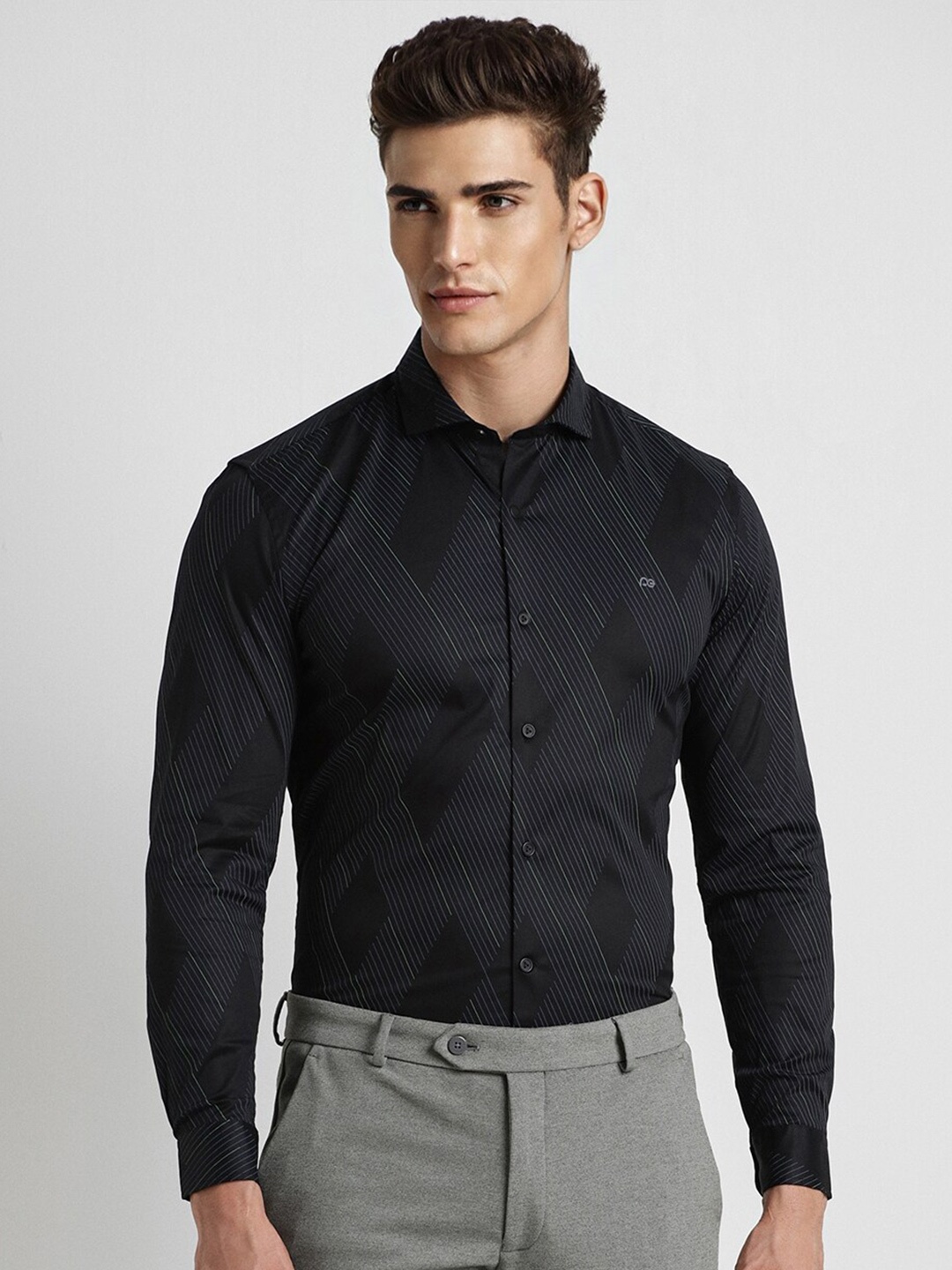 

Peter England Men Black Slim Fit Printed Formal Shirt