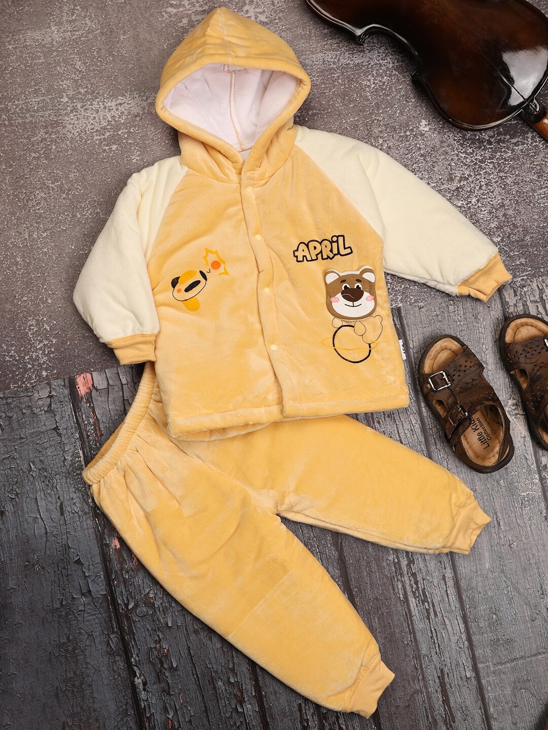 

V-Mart Kids Printed Hooded Pure Cotton Clothing Set, Yellow