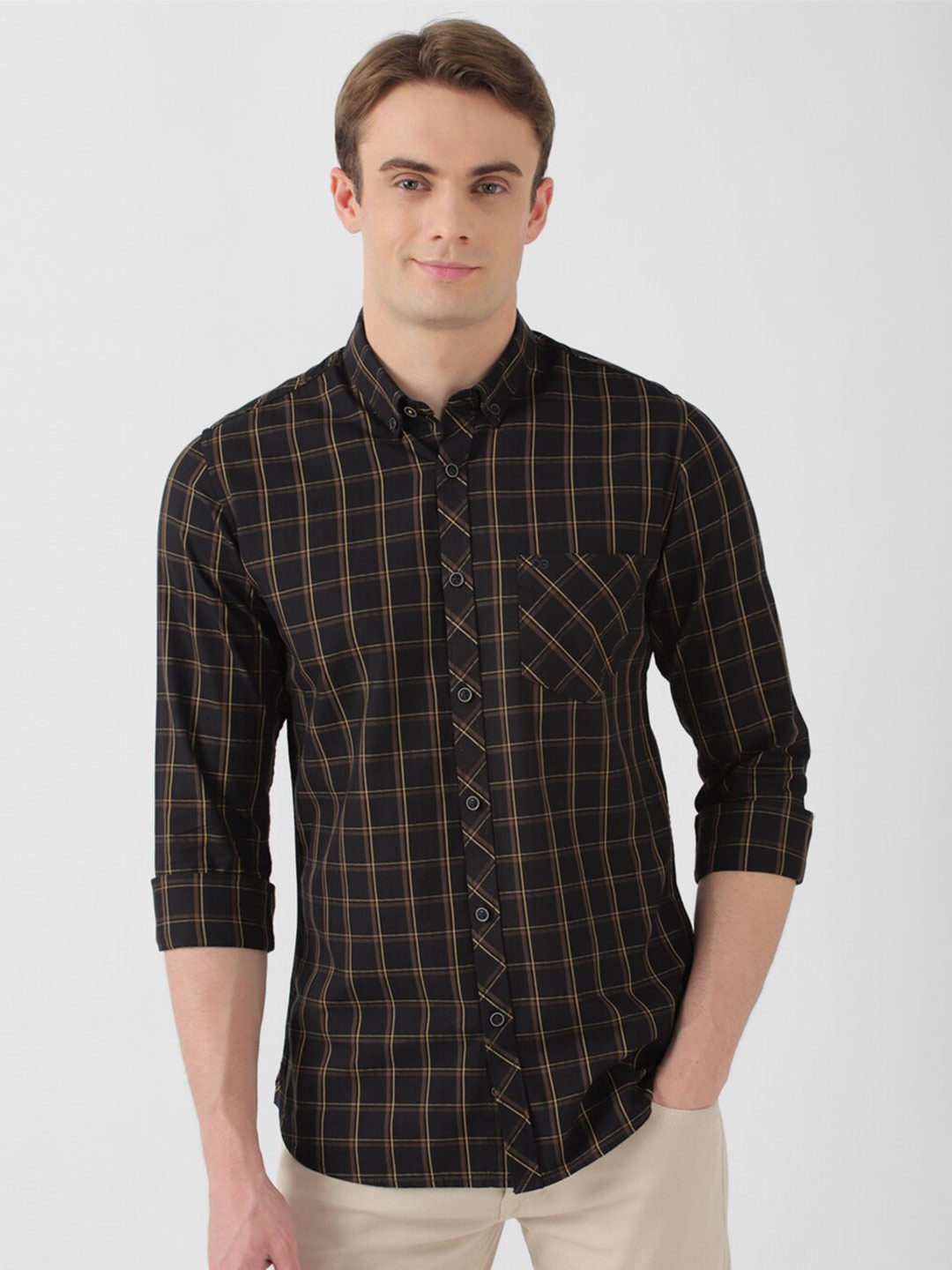

Peter England Casuals Windowpane Checks Slim Fit Pure Cotton Casual Shirt, Black