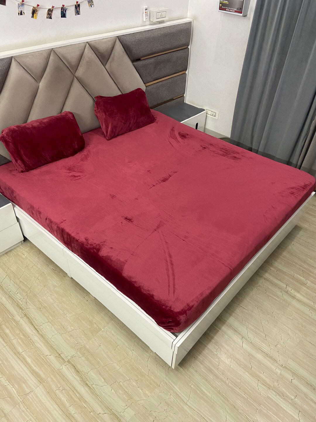 

INDHOME LIFE Maroon 210 TC Queen Bedsheet with 2 Pillow Covers