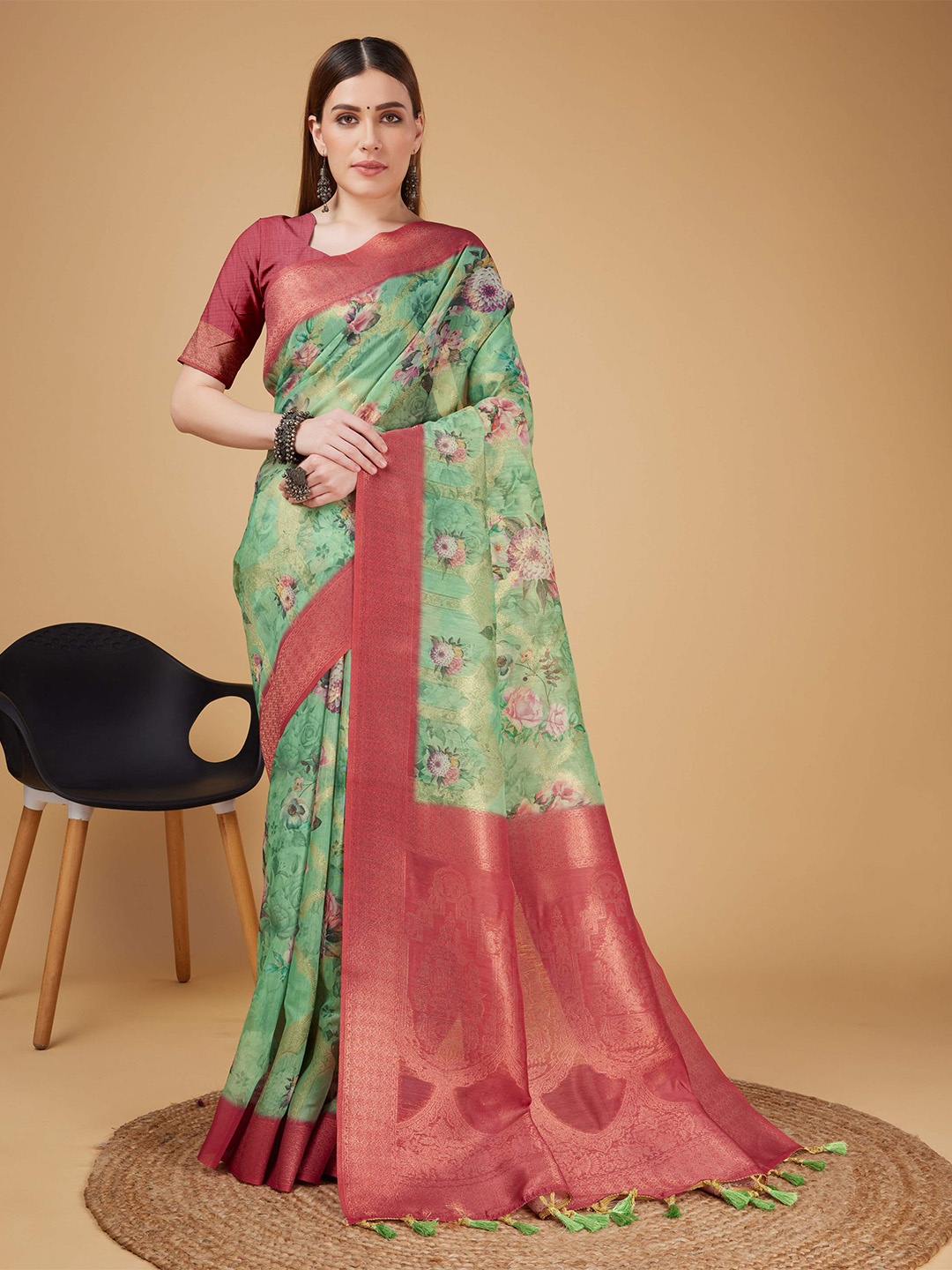 

Mitera Green Floral Printed Silk Cotton Zari Banarasi Saree