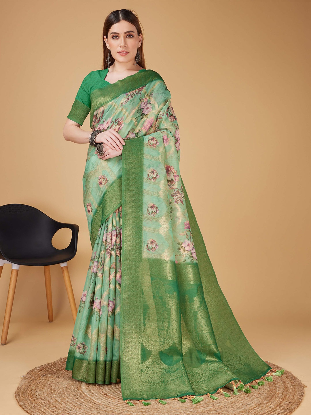

Mitera Floral Printed Silk Cotton Banarasi Saree, Green