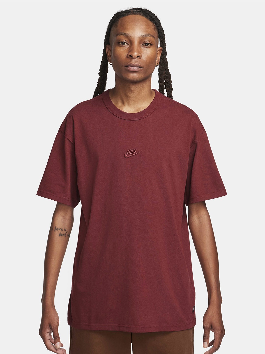 

Nike Sportswear Premium Essentials Short Sleeves Round Neck Pure Cotton Oversized T-shirt, Red