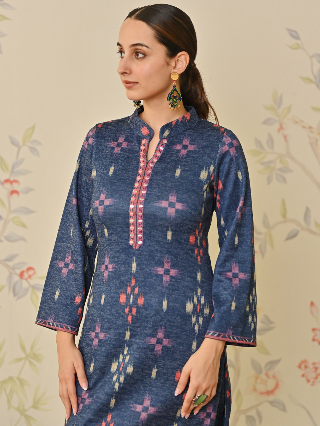 

Rustorange Floral Printed Woollen Kurta, Navy blue