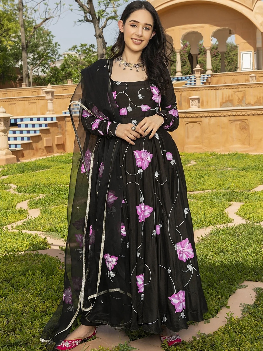 

Twika Floral Printed Square Neck Anarkali Kurta & Trouser With Dupatta, Black