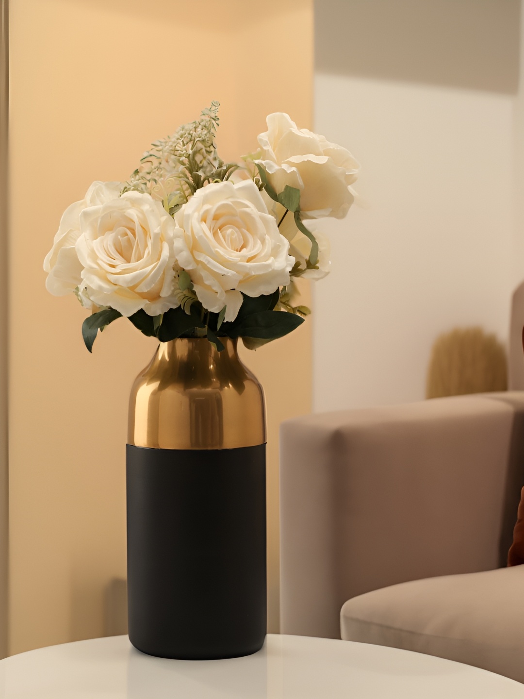 

Decor de Maison Brown & Black Metal Flower Vase