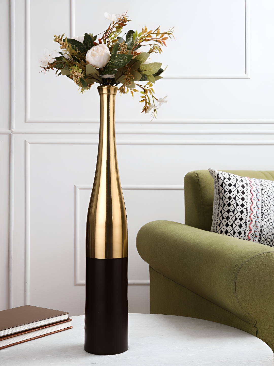 

Decor de Maison Brown & Red Metal Flower Vase