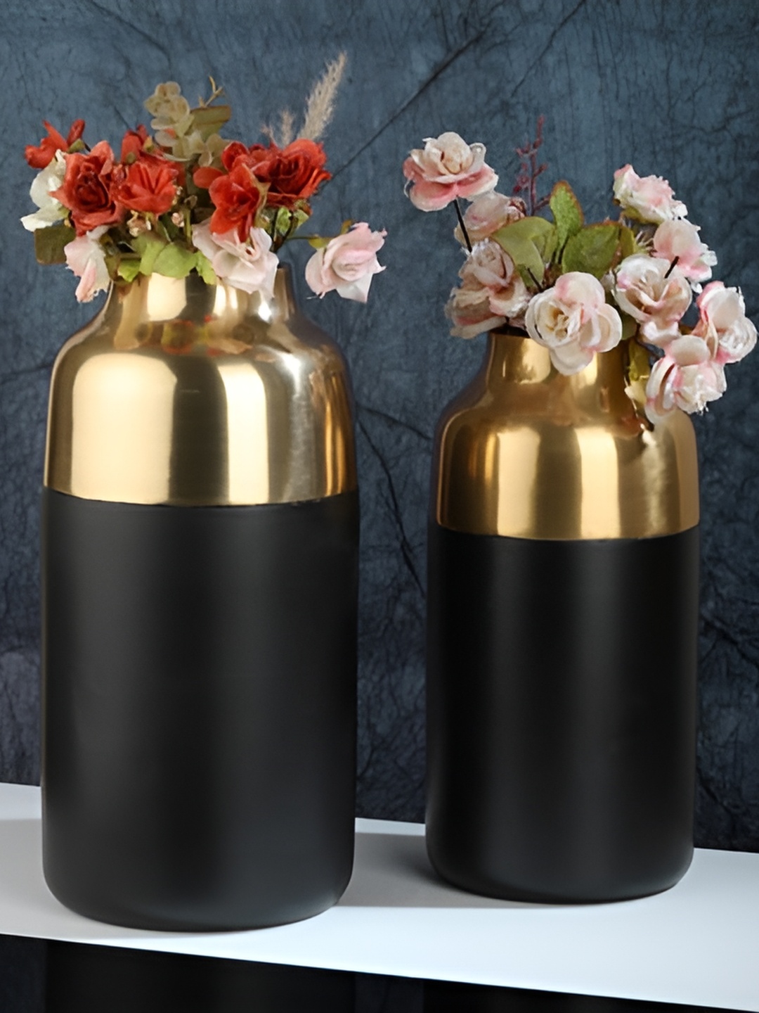 

Decor de Maison Gold Toned & Brown 2 Pieces Wooden Flower Vases