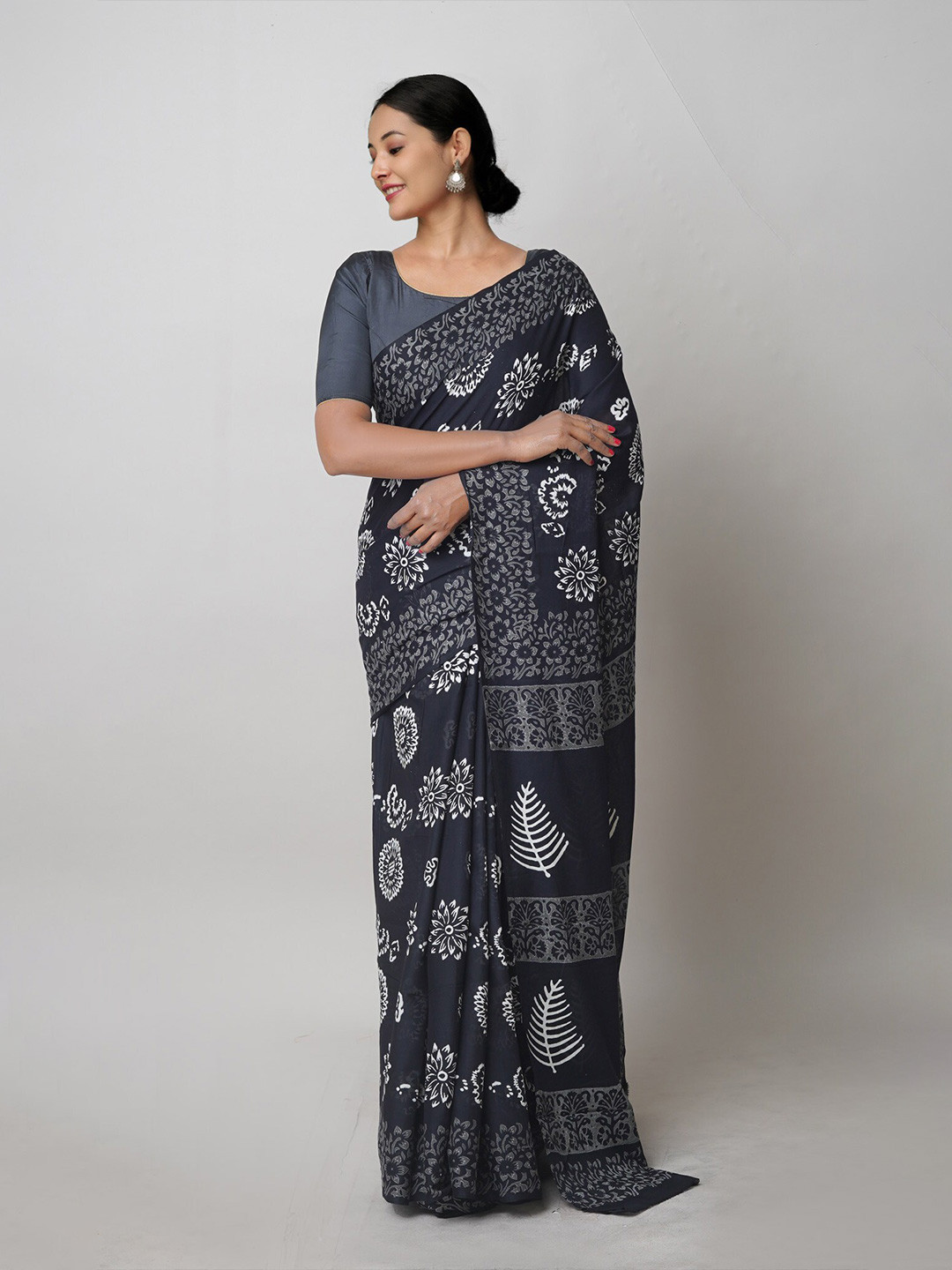 

Unnati Silks Ethnic Motifs Pure Cotton Handloom Saree, Black