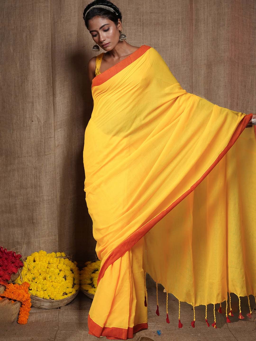 

Unnati Silks Solid Pure Linen Jamdani Saree, Yellow