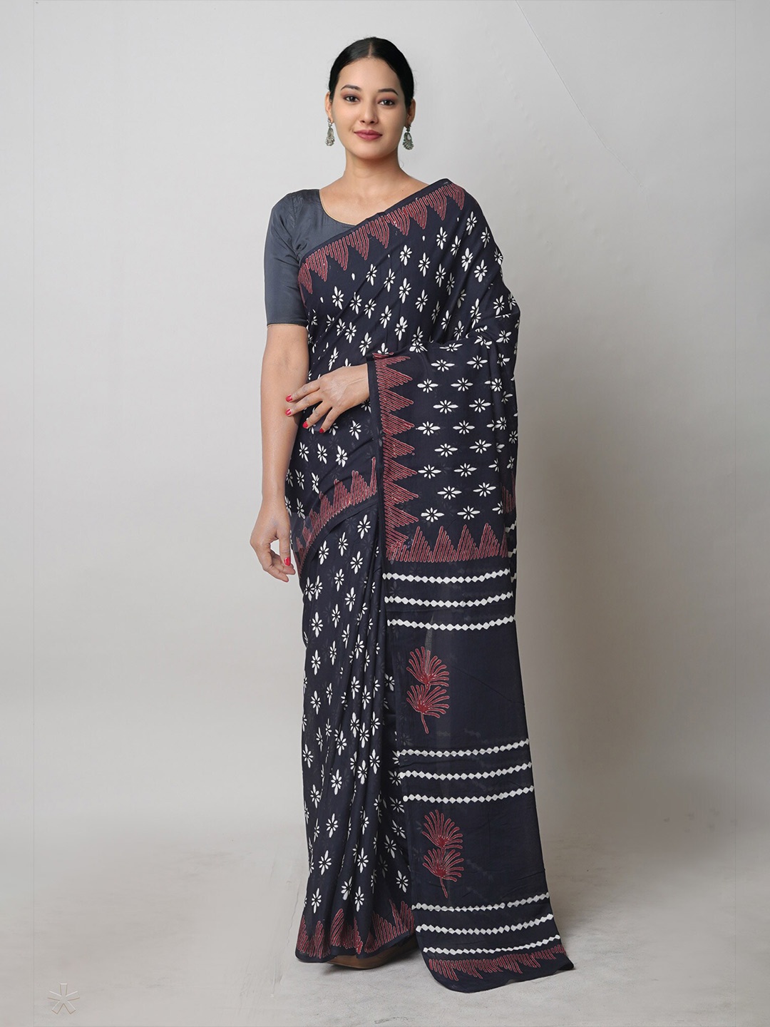 

Unnati Silks Ethnic Motifs Printed Pure Cotton Handloom Block Print Saree, Black