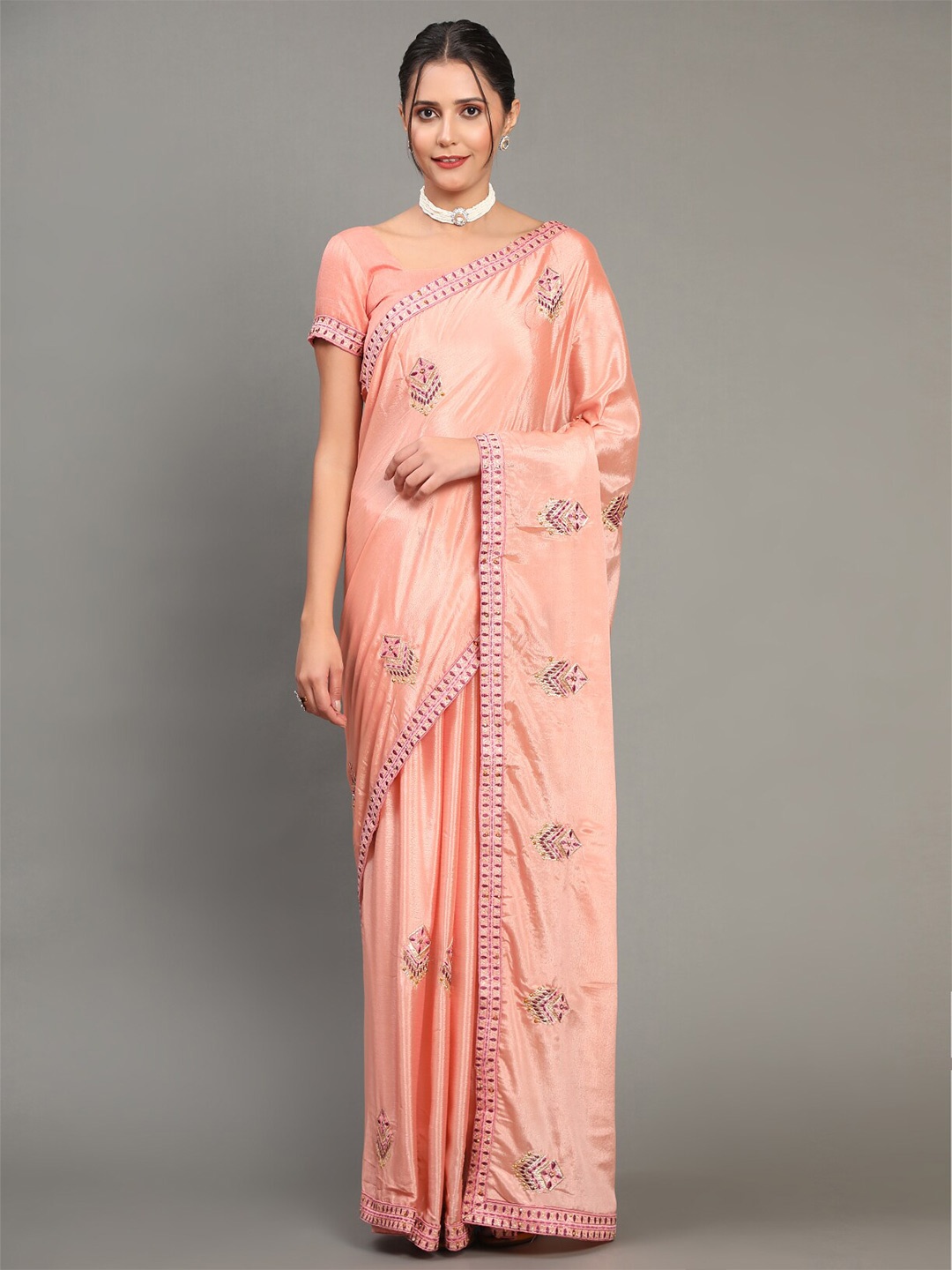 

GoStyle Ethnic Motifs Embroidered Saree, Peach