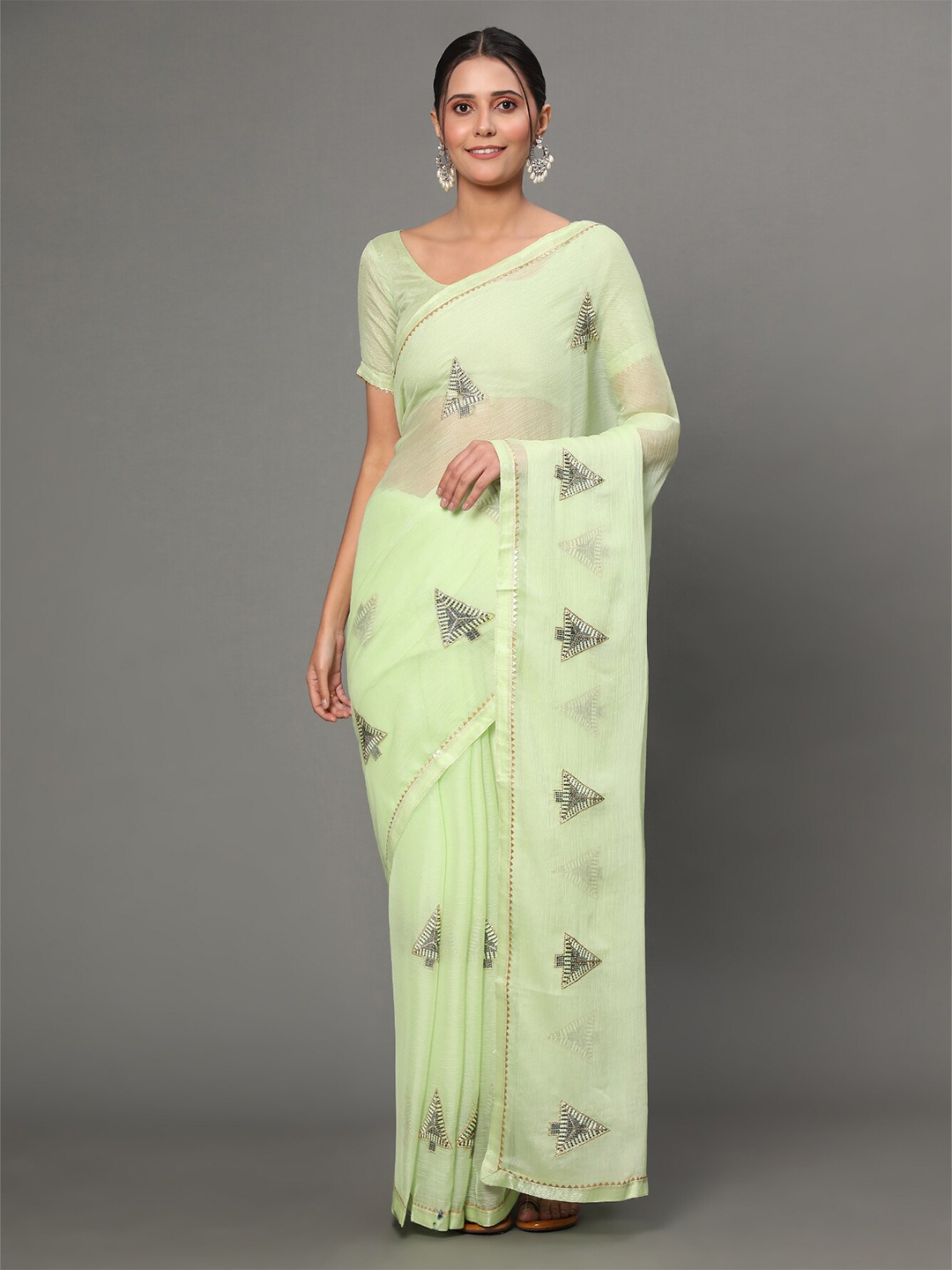 

GoStyle Ethnic Motifs Embroidered Mysore Silk Saree, Green