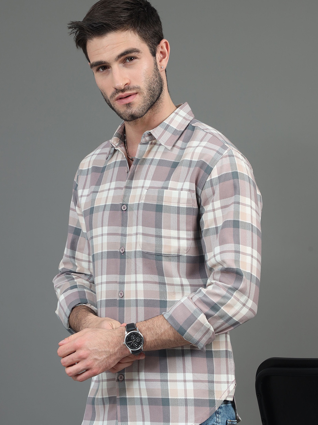 

HERE&NOW Off-White Spread Collar Slim Fit Checked Casual Shirt