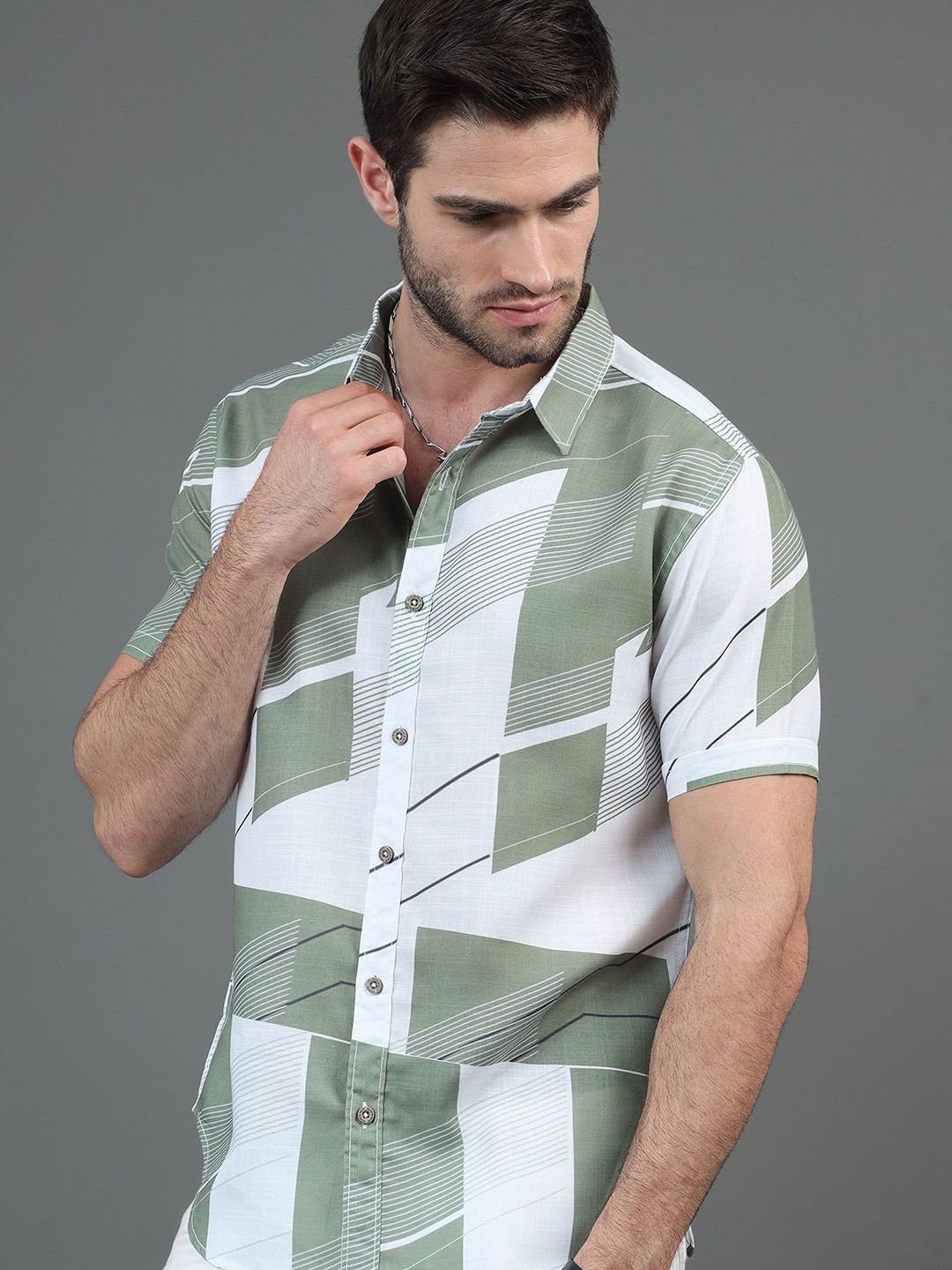 

HERE&NOW Green Slim Fit Geometric Printed Casual Shirt