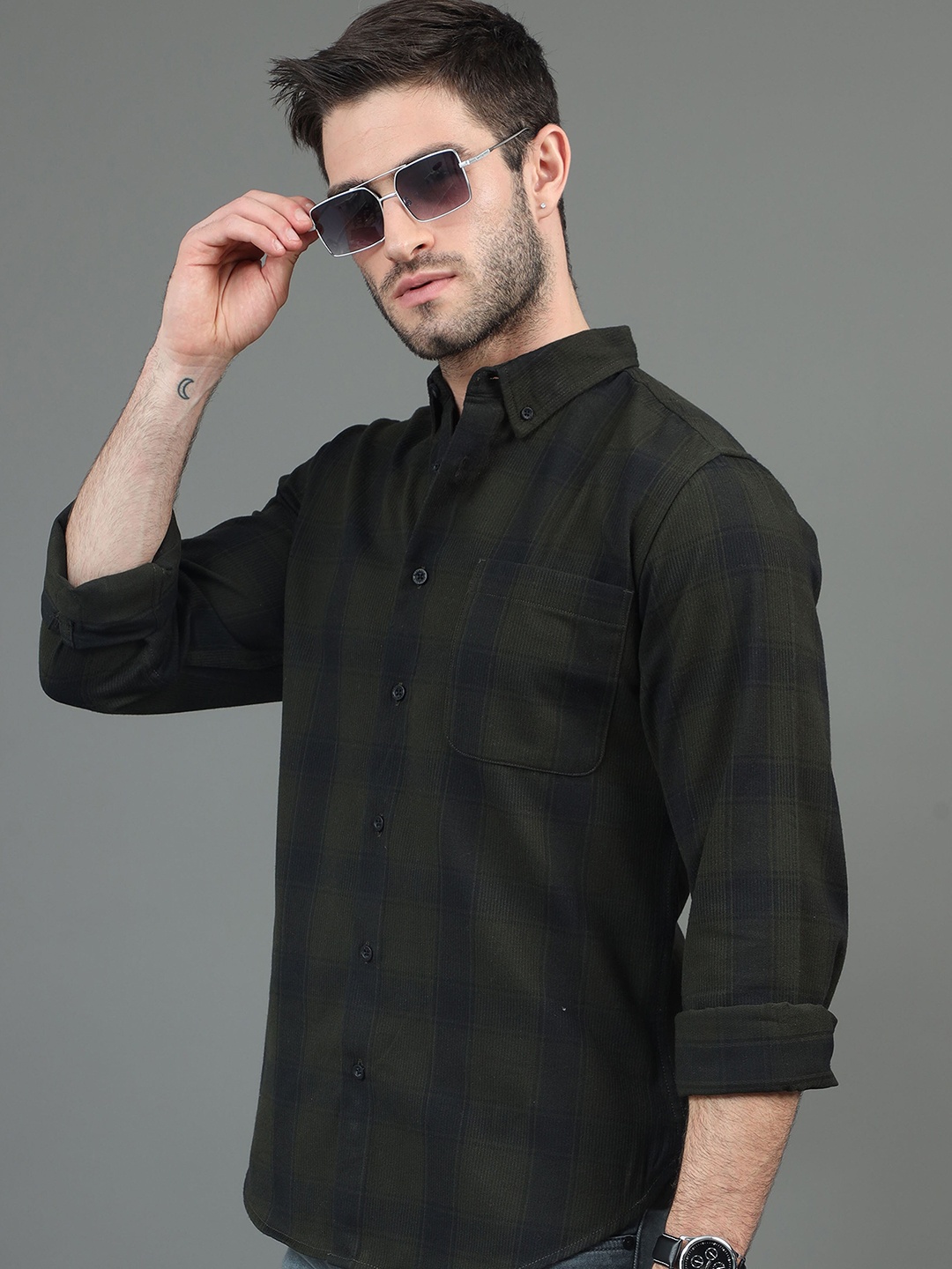 

HERE&NOW Green & Navy Blue Slim Fit Tartan Checks Button-Down Collar Casual Shirt