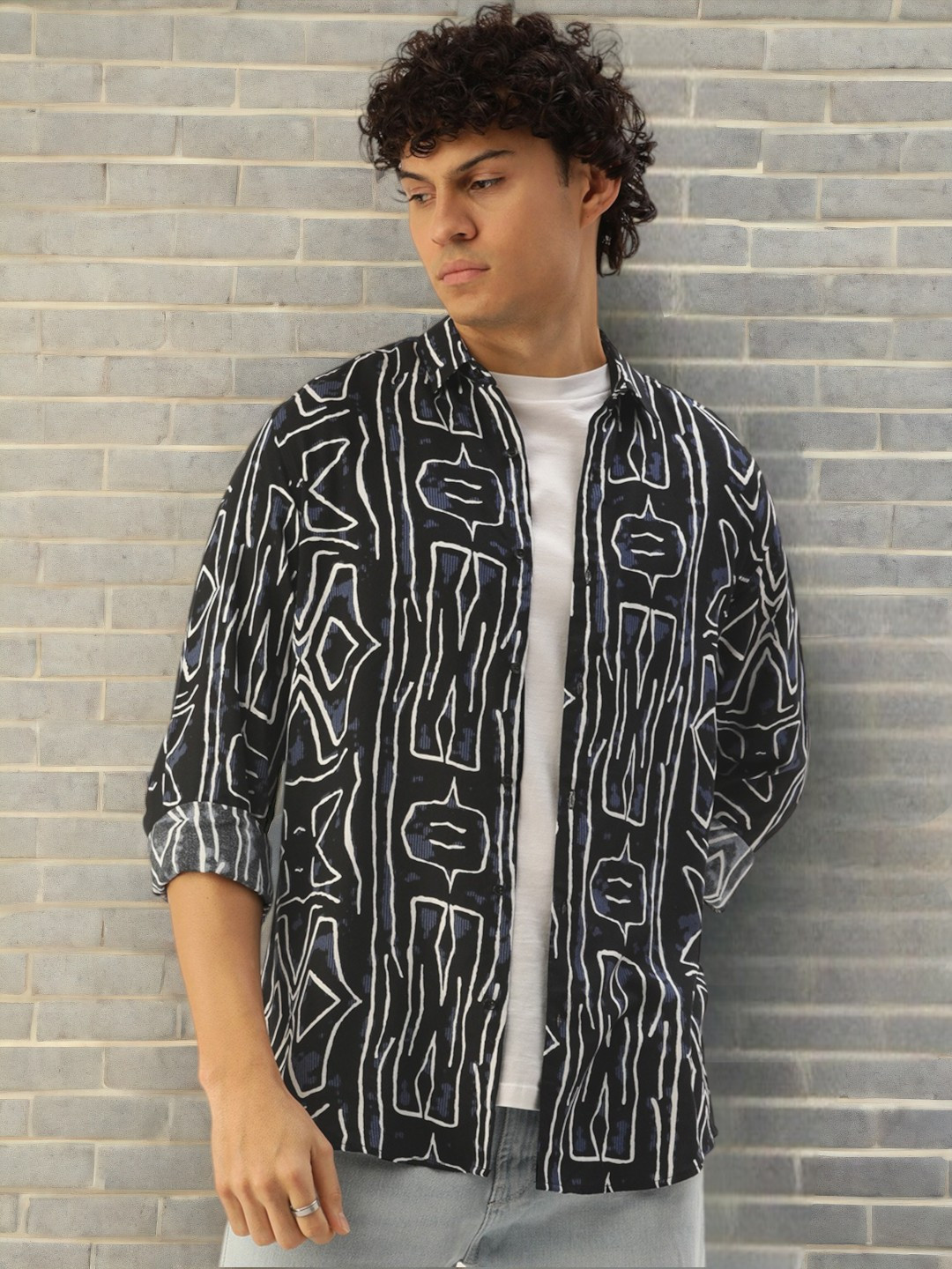 

IVOC Men Abstarct Printed Casual Shirt, Navy blue