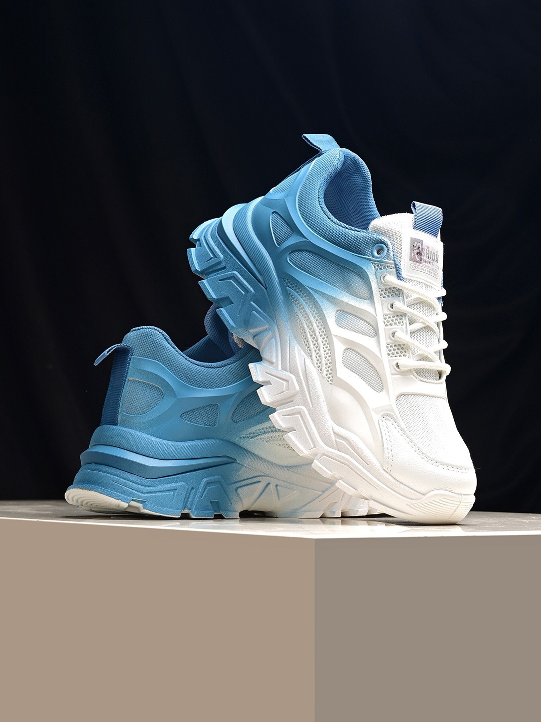 

The Roadster Lifestyle Co. Women White & Blue Running Sports Shoes