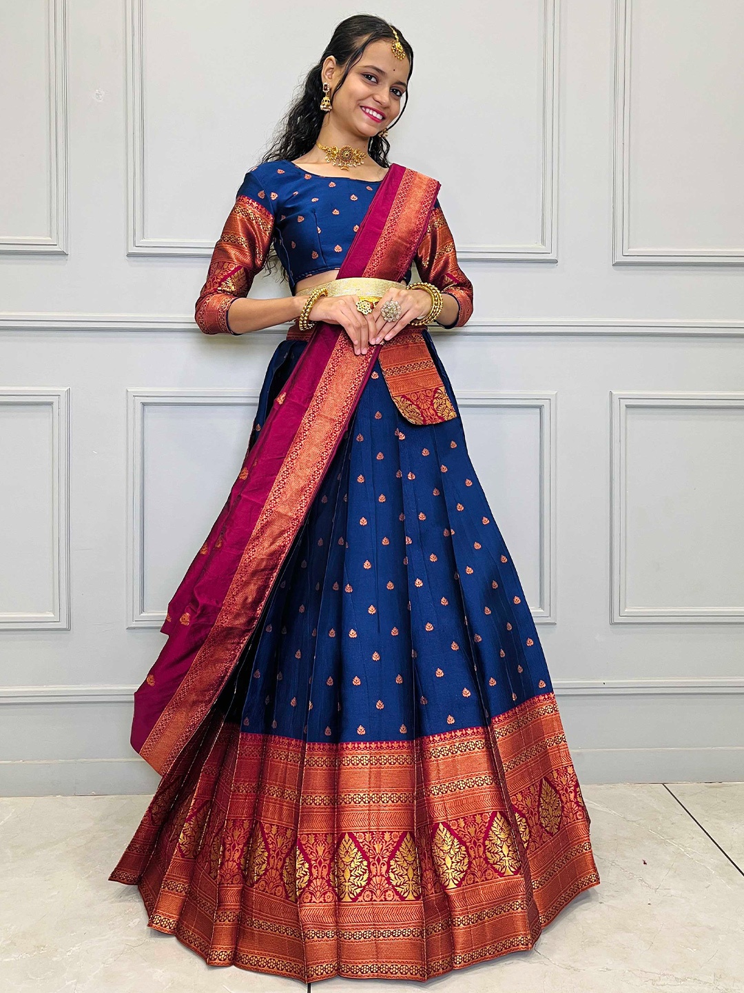 

Fabcartz Woven Design Zari Semi-Stitched Lehenga & Unstitched Blouse With Dupatta, Navy blue