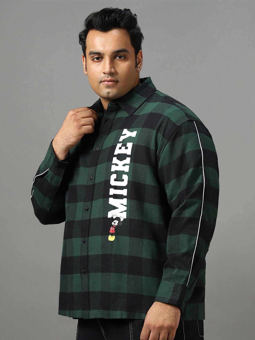 

Bewakoof Plus Mickey Mouse Printed Spread Collar Cotton Oversized Shirt, Green