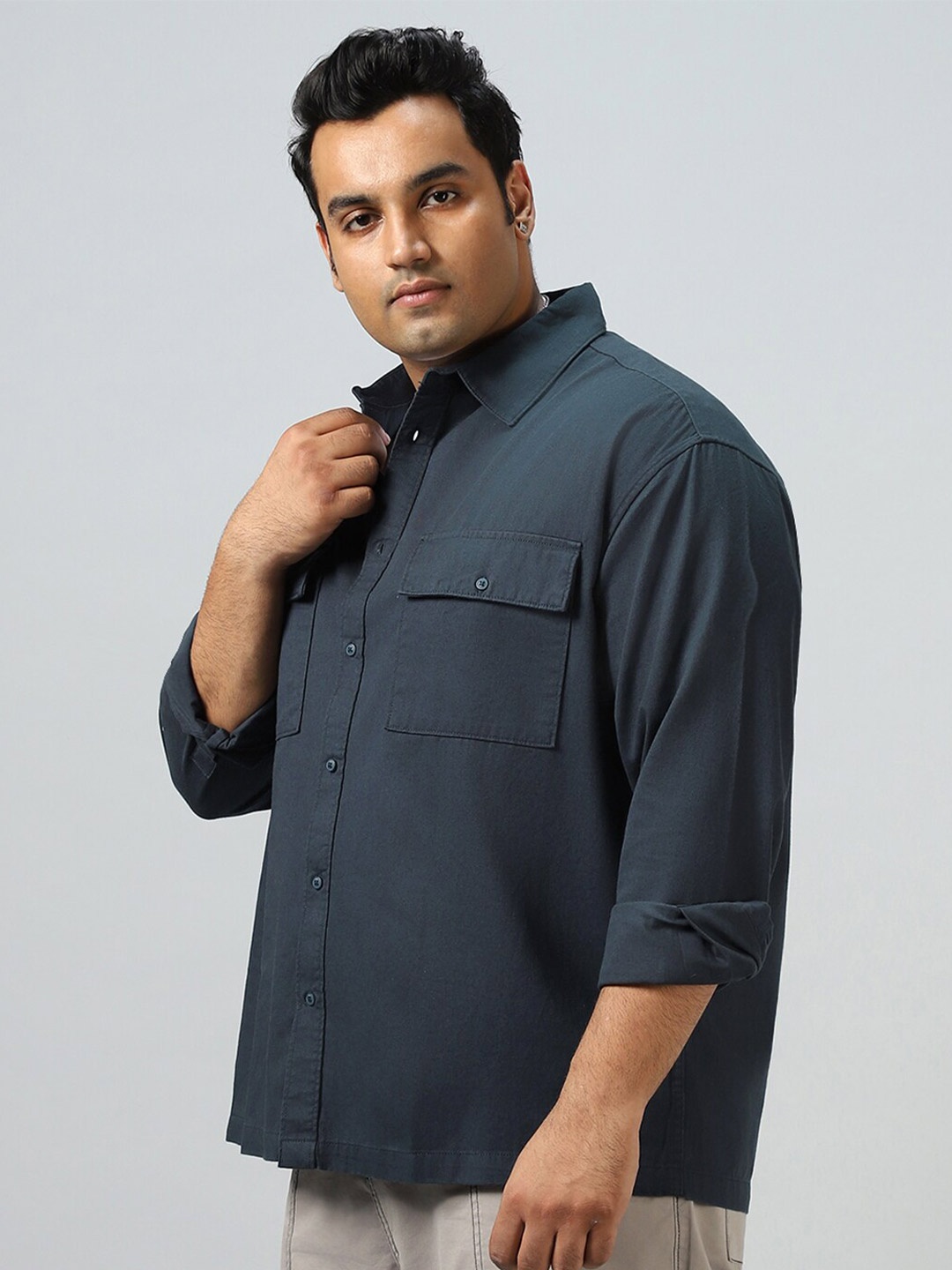 

Bewakoof Plus Spread Collar Cotton Oversized Shirt, Navy blue