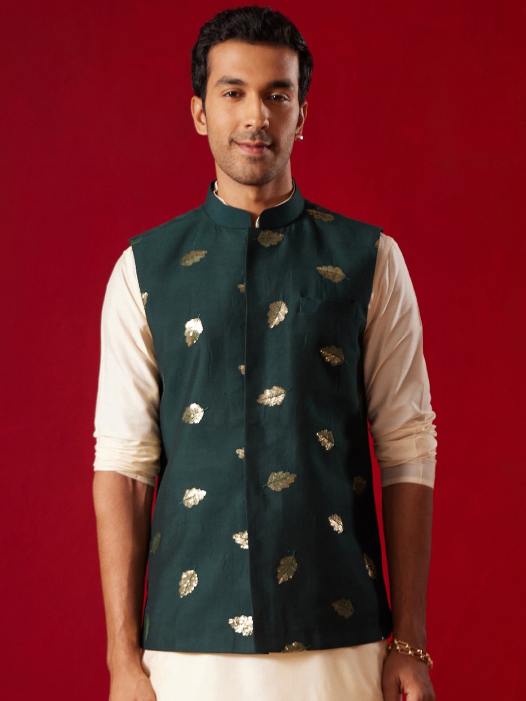 

VASTRAMAY Woven Design Slim-fit Nehru Jacket, Green