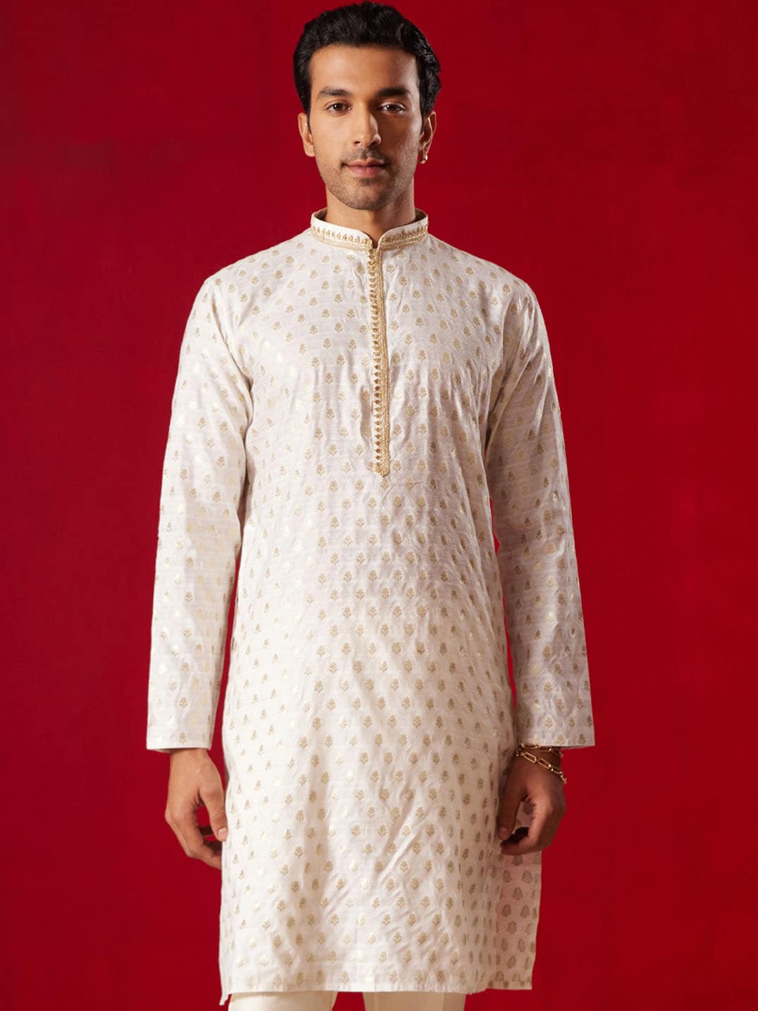 

VASTRAMAY Ethnic Motifs Woven Design Mandarin Collar Jacquard Kurta, Cream