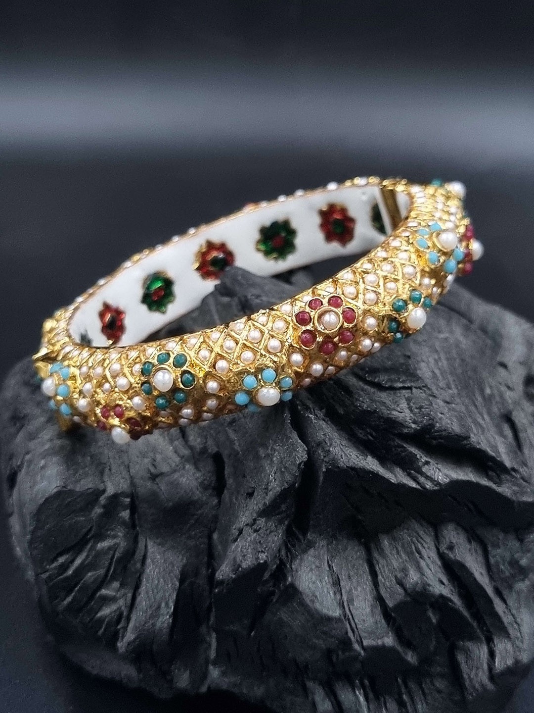 

Anouk Gold Plated Pearl Studded Ethnic Rajasthani Bangles, White