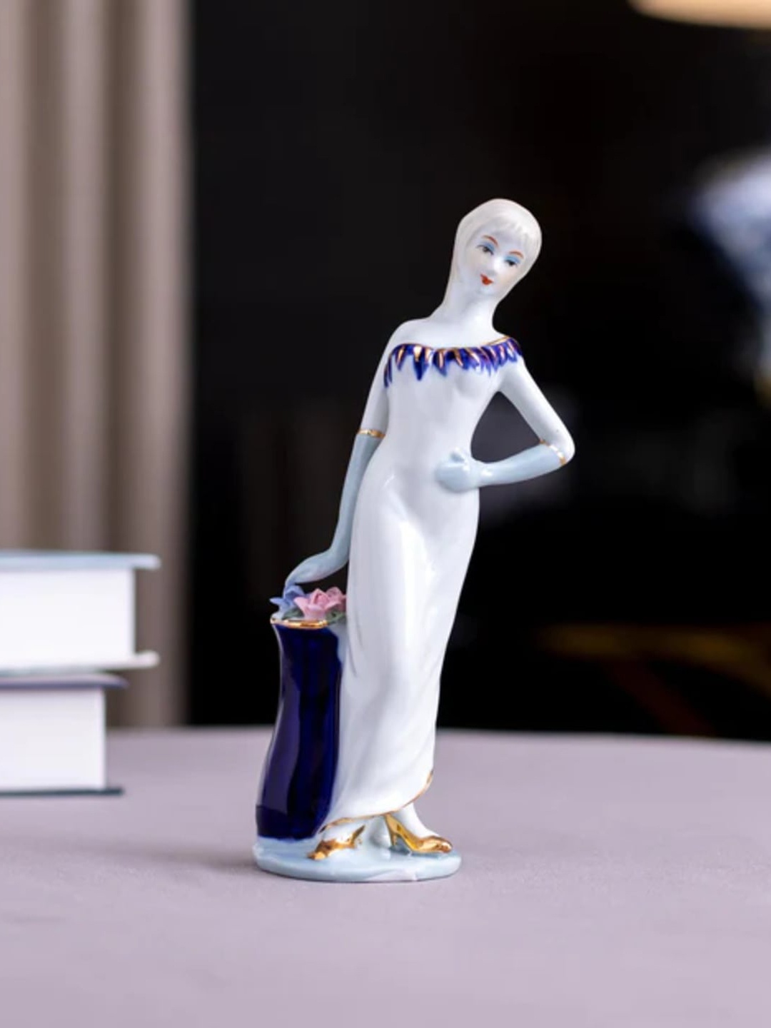 

THEDECORKART White & Blue Lady Figurine Showpiece