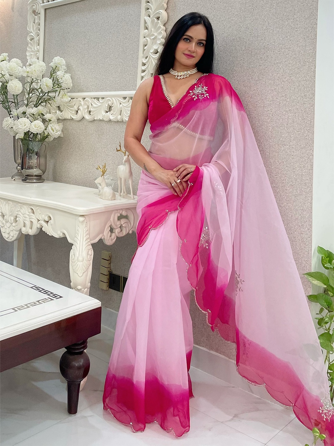 

Anouk Pink Floral Embellished Organza Saree