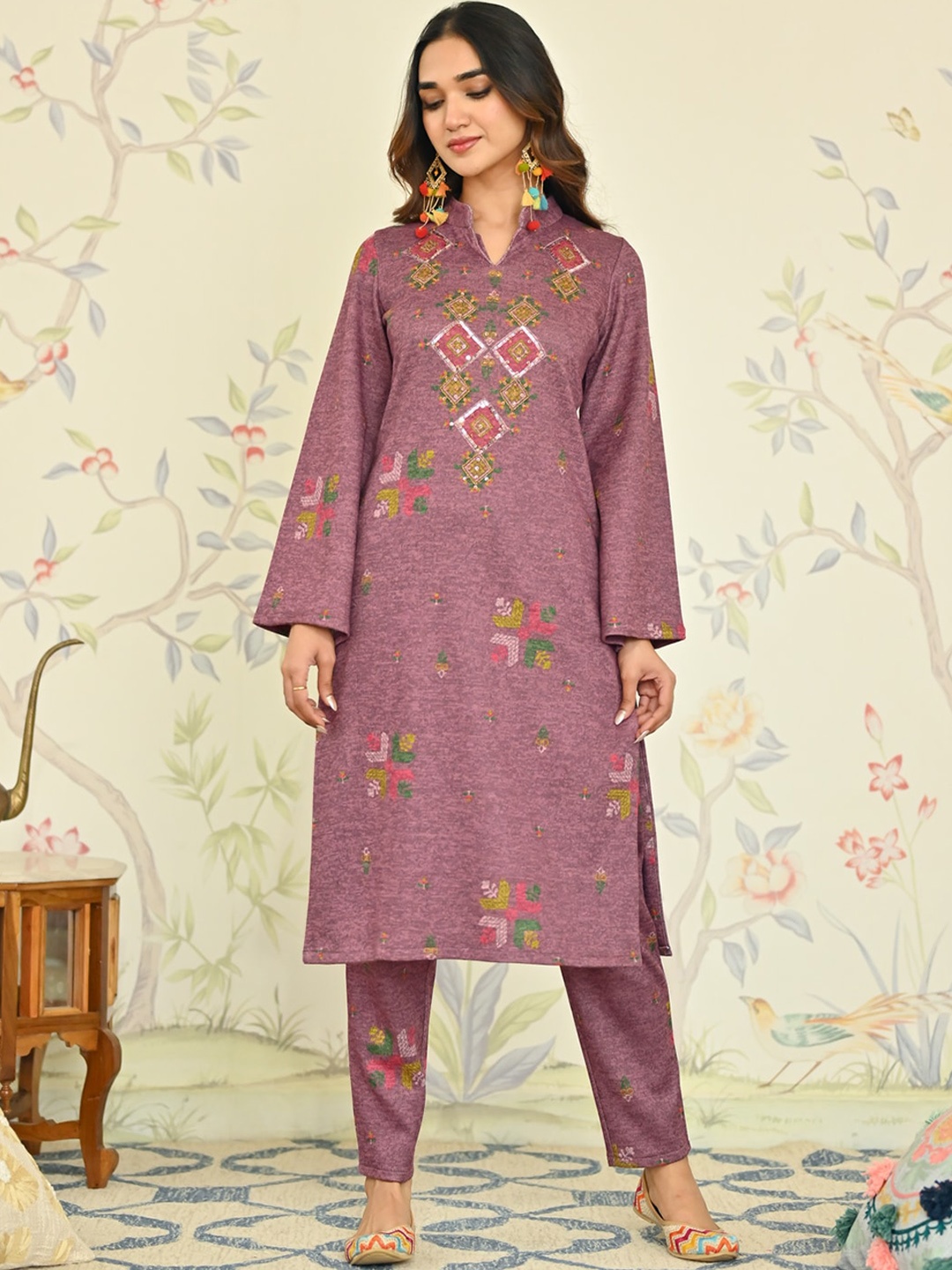 

Rustorange Ethnic Motifs Printed Mandarin Collar Sequinned Kurta With Trousers, Mauve