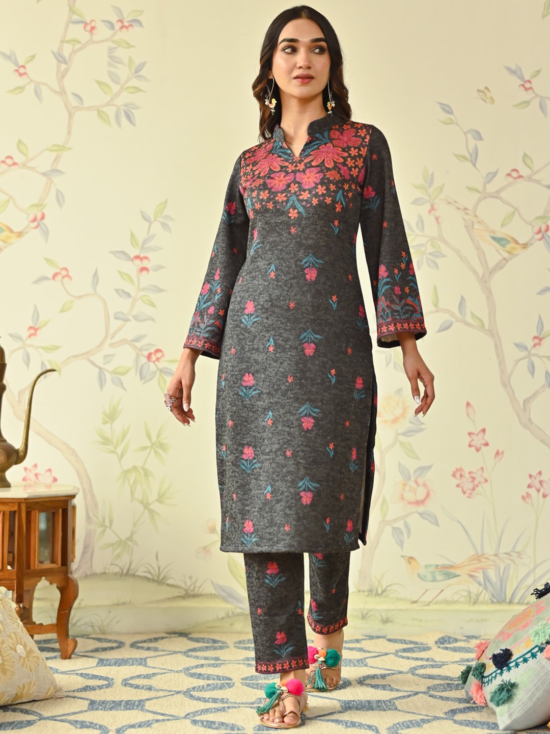 

Rustorange Floral Printed Kurta with Trouser, Black