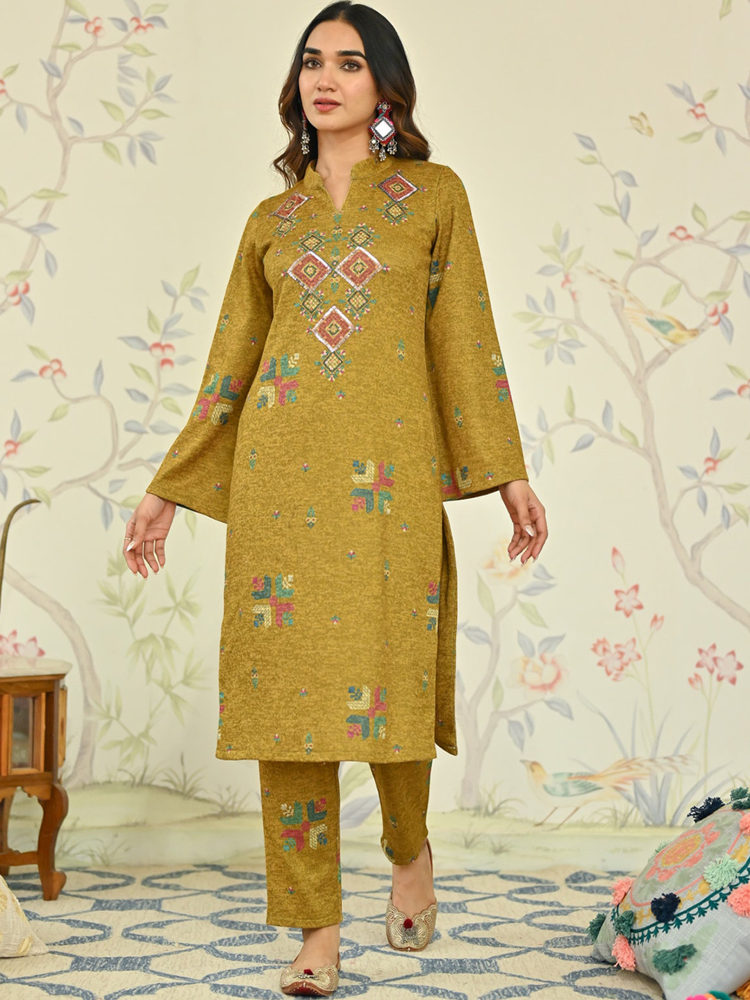 

Rustorange Geometric Printed Mandarin Collar Sequinned Straight Kurta with Trouser, Mustard