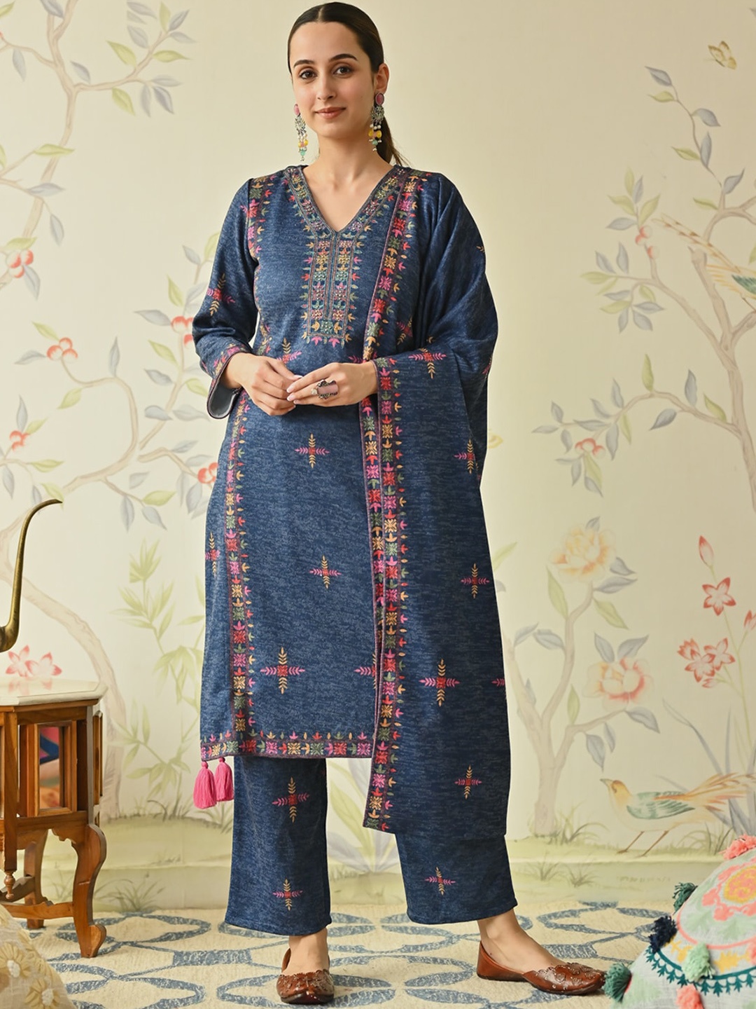 

Rustorange Ethnic Motifs Printed Kurta & Trouser With Dupatta, Navy blue