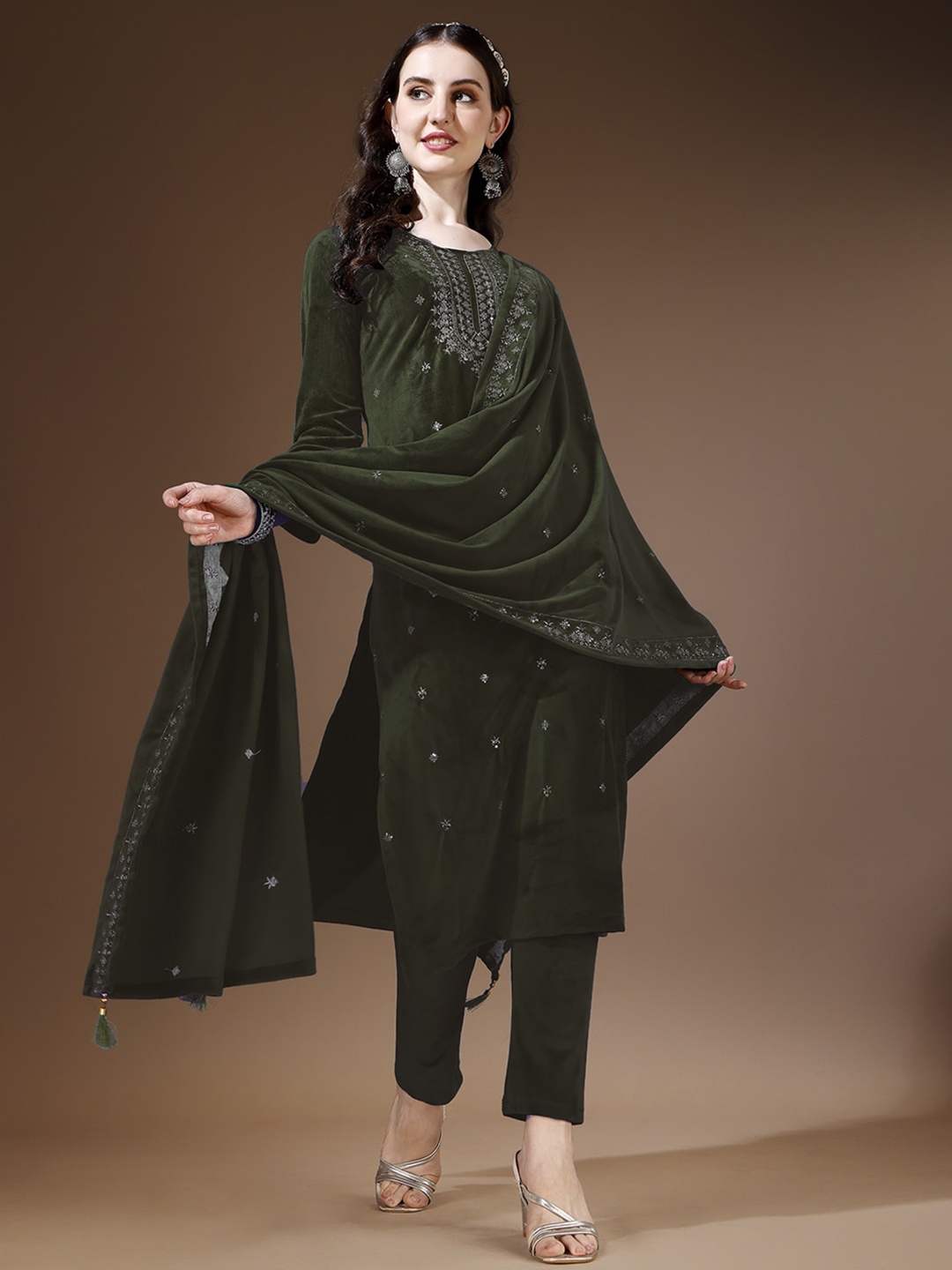 

KALINI Floral Embroidered Sequinned Woollen Kurta With Trousers & Dupatta, Olive